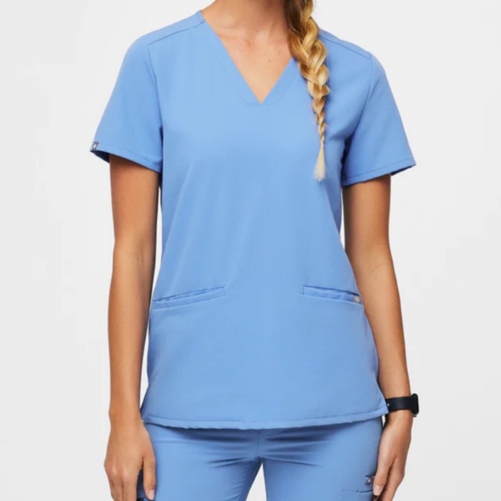 Figs Casma Three Pocket scrub top